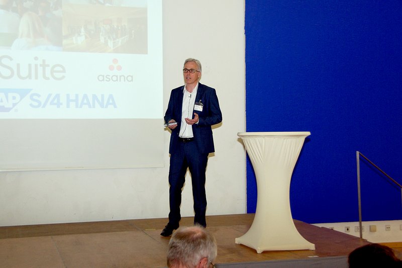Prof. Dr. Markus Pfuhl zeigte, wie die Viessmann Group die Digitalisierung im Unternehmen verankert.