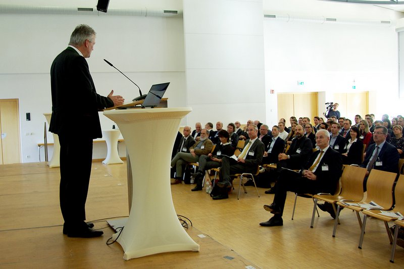 Ein Grußwort von Staatssekretär Roland Weigert, Bayerisches Wirtschaftsministerium, betonte die Bedeutung des Themas und der Veranstaltung.