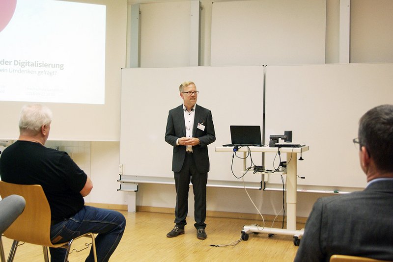 Die Kompetenzen im Bereich Projektmanagement an der Hochschule Landshut präsentiere Prof. Dr. Holger Timinger.