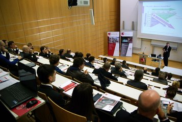 Rund 140 Fachleute nutzten das 4. Landshuter Symposium Mikrosystemtechnik, um sich über neue Entwicklungen zu informieren.