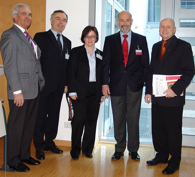 Freuten sich über den Erfolg der Veranstaltung: (v.l.) Prof. Dr. Hans Meixner (Cluster Sensorik), Prof. Dr. Erwin Blum, Dr. Elisabeth Reese (VDI/VDE Innovation u. Technik GmbH), Prof. Dr. Helmuth Gesch (Leiter Cluster MST) sowie Landshuts OB Hans Rampf.