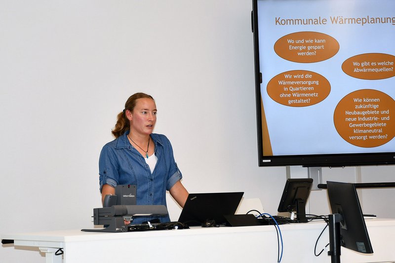 Klimaschutzmanagerin Melanie Falkenstein (Stadt Moosburg) erläuterte die kommunale Wärmeplanung.