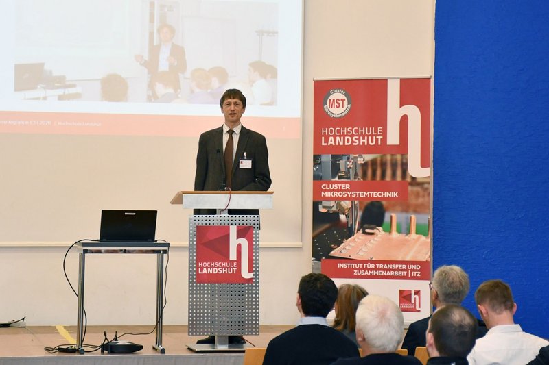 Über das insgesamt 10. Fachsymposium an der Hochschule Landshut freute sich Veranstaltungsinitiator Prof. Dr. Artem Ivanov. Über das insgesamt 10. Fachsymposium an der Hochschule Landshut freute sich Veranstaltungsinitiator Prof. Dr. Artem Ivanov.
