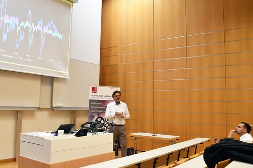 Udo Macht (Bayernwerk Netz GmbH) sprach sich für netzdienliche Großspeicher aus. Udo Macht (Bayernwerk Netz GmbH) sprach sich für netzdienliche Großspeicher aus.