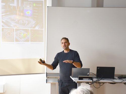 Für Dr. Bernd Muschard (Rapidobject GmbH) steht die Entwicklung von integrierten Prozessketten mit KI noch ganz am Anfang. Für Dr. Bernd Muschard (Rapidobject GmbH) steht die Entwicklung von integrierten Prozessketten mit KI noch ganz am Anfang.
