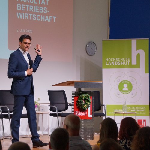 Sommerfest 2025 BW Dekan Prof. Dr. Kumpf Sommerfest 2025 BW Dekan Prof. Dr. Kumpf